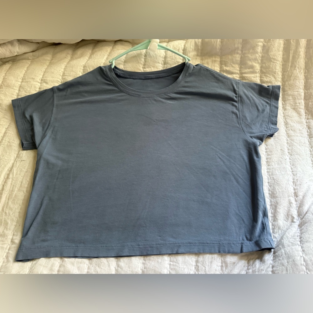 lululemon athletica Blue Short Sleeve Tee